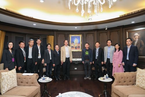 กสทช. หารือแลกเปลี่ยนความคิดเห็นร่วมกับ  บริษัท แอดวานซ์ อินโฟร์ เซอร์วิส จำกัด (มหาชน) หรือ เอไอเอส (AIS) เกี่ยวกับทิศทางการให้บริการของภาคอุตสาหกรรมโทรคมนาคมในอนาคต