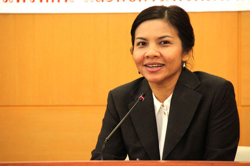 กสทช.สุภิญญา แถลงถึงกรณีการระงับการออกอากาศของรายการคนค้นฅน