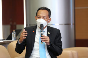 การประชุมรับฟังความคิดเห็นเฉพาะกลุ่ม (focus group) ต่อแนวทางการปรับปรุงประกาศ กสทช. เรื่องหลักเกณฑ์และวิธีการอนุญาตให้ใช้สิทธิในการเข้าใช้วงโคจรดาวเทียมในลักษณะจัดชุด (Package)