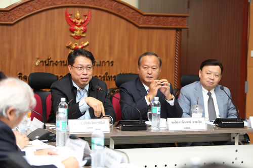 เลขาธิการ กสทช. สรุปผลการหารือแก้ปัญหาทีวีดิจิตอลได้ข้อสรุป 4 ประเด็น การคืนใบอนุญาต เรียงช่อง เรทติ้ง และมัสแครี่ เตรียมเสนอบอร์ด กสทช. และขอรับนโยบายหัวหน้า คสช. ต่อไป