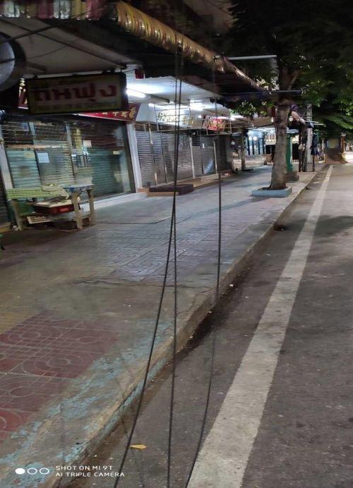 สำนักงาน กสทช.เขต 11 ดำเนินการตรวจสอบและแก้ไขสายสื่อสารที่ร่วงหล่นไม่เป็นระเบียบ บริเวณตลาดพระประแดง ถนนนครเขื่อนขันธ์ จังหวัดสมุทรปราการ
