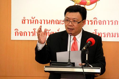 สำนักงาน กสทช. ได้รับเงินค่าธรรมเนียมใบอนุญาตในส่วนของราคาขั้นต่ำงวดแรกครบแล้ว 11,943 ล้านบาท และที่ประชุม กสทช. ให้ อสมท ดำเนินการแก้ไขการใช้งานคลื่นความถี่ช่อง 58 ความถี่วิทยุ 766-774 MHz ให้เป็นไปตามวัตถุประสงค์ที่ได้รับอนุญาต และให้กรมประชาสัมพันธ์คืนคลื่นความถี่วิทยุ 2504 – 2512, 2512 – 2520 และ 2520 – 2528 MHz มายังสำนักงาน กสทช. ส่วนสัญญาระหว่าง อสมท และช่อง 3 เป็นสัญญาที่ชอบด้วยกฎหมาย