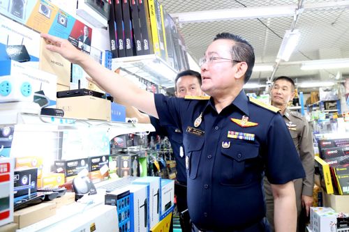 สำนักงาน กสทช. ร่วมกับสำนักงานตำรวจแห่งชาติตรวจร้านขาย Internet TV Box และ Android Box ที่ละเมิดลิขสิทธิ์  