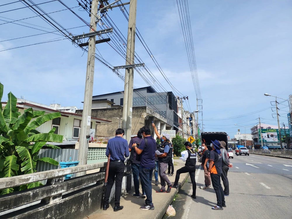 002.jpg 002.jpg